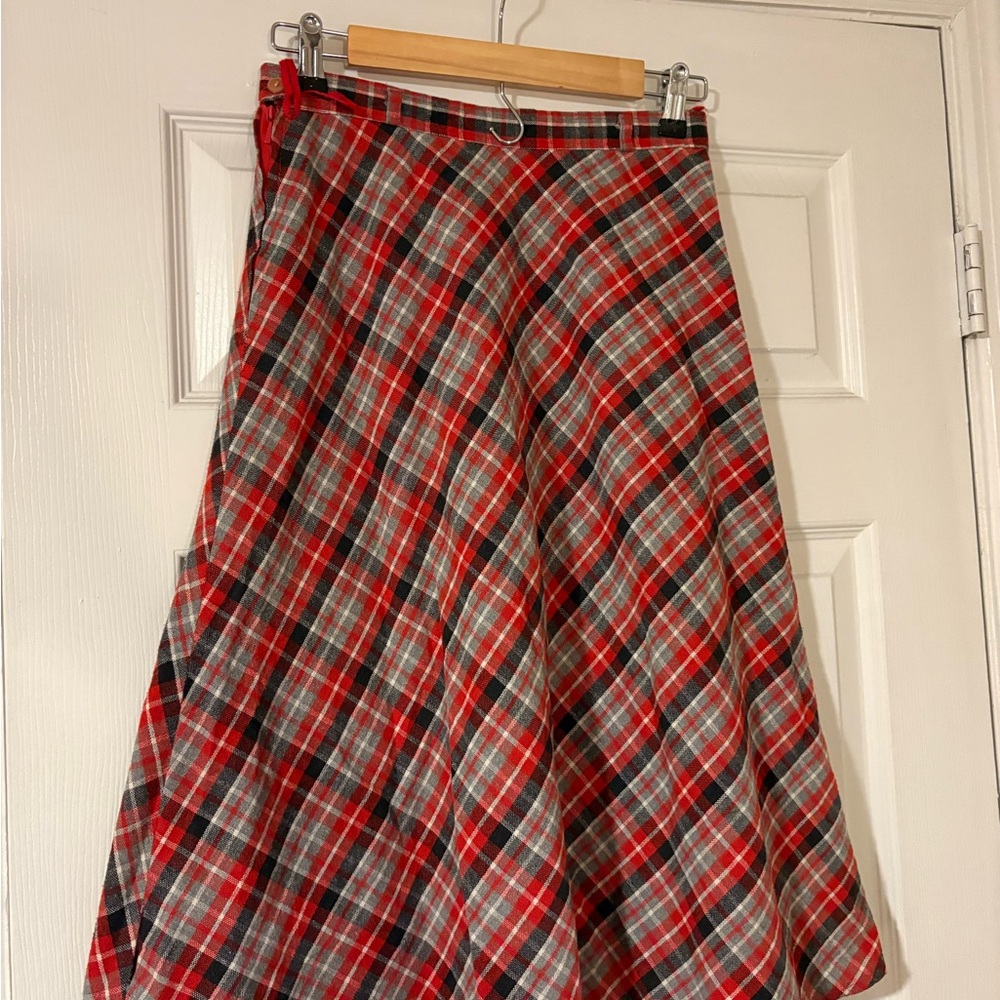 Vintage Plaid A-Line Skirt - Red and Black